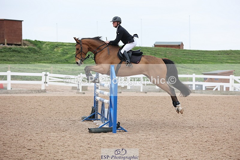 241101A-112517-01359 - FRI Cls 5 Newcomers and 1.10m Open