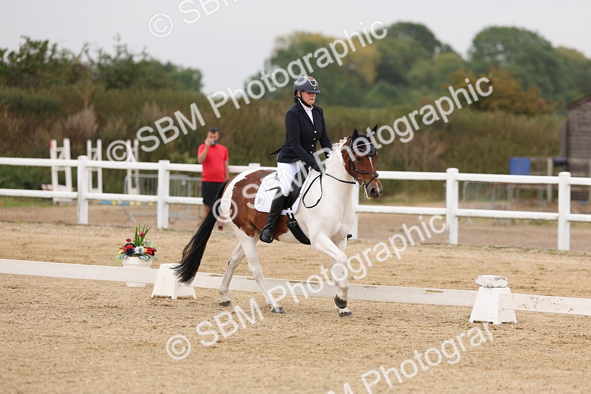 SBM_01488 - Class 9 - Novice 27 Champs