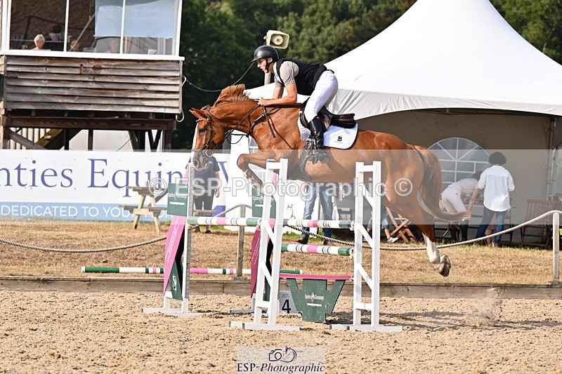 250817A-172216-05204 - Cls 24 Snr Foxhunter