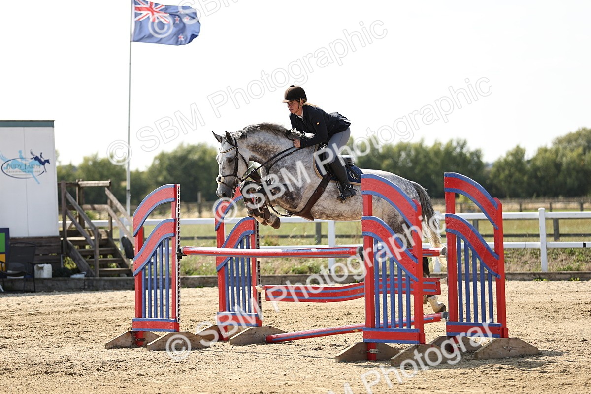 SBM_005301 - Class 6 = Senior Newcomers - 1.10m Open