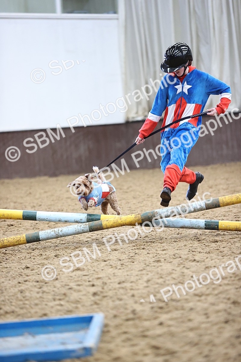 SBM_001609 - Class 3 - Horse & Hound 60cm