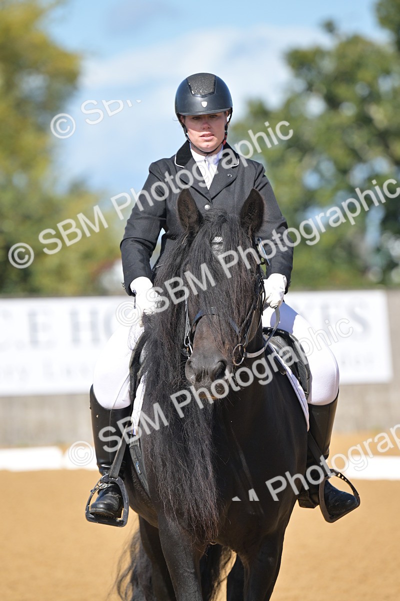 SBM_03968 - D2 - Small Tour Championship Intro 2