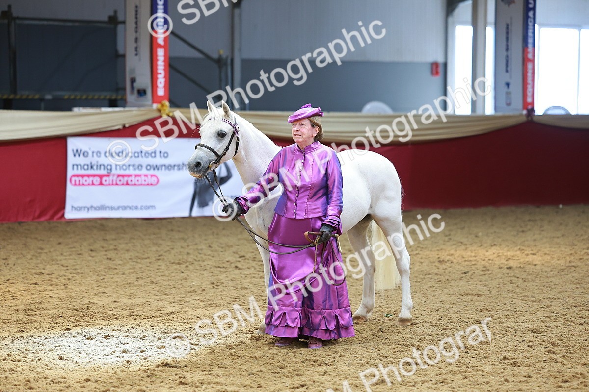 SBM_13662 - Class 104 - IH  Costume