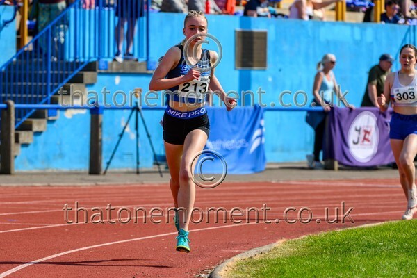 East25Sun-929156 - Track Female