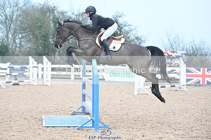 240113A-124253-02036 - Cls 12 Newcomers and 1.10m Open