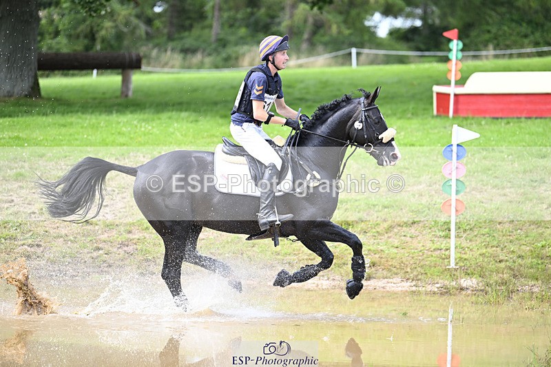 240804-155330-18440 - 616-Max_Forster-HEVANS_ROYAL_REVOLUTION