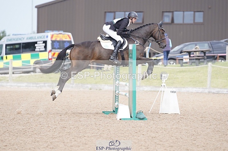 240831A-112436-01171 - 016-Max.Forster-FLO.CORMINT