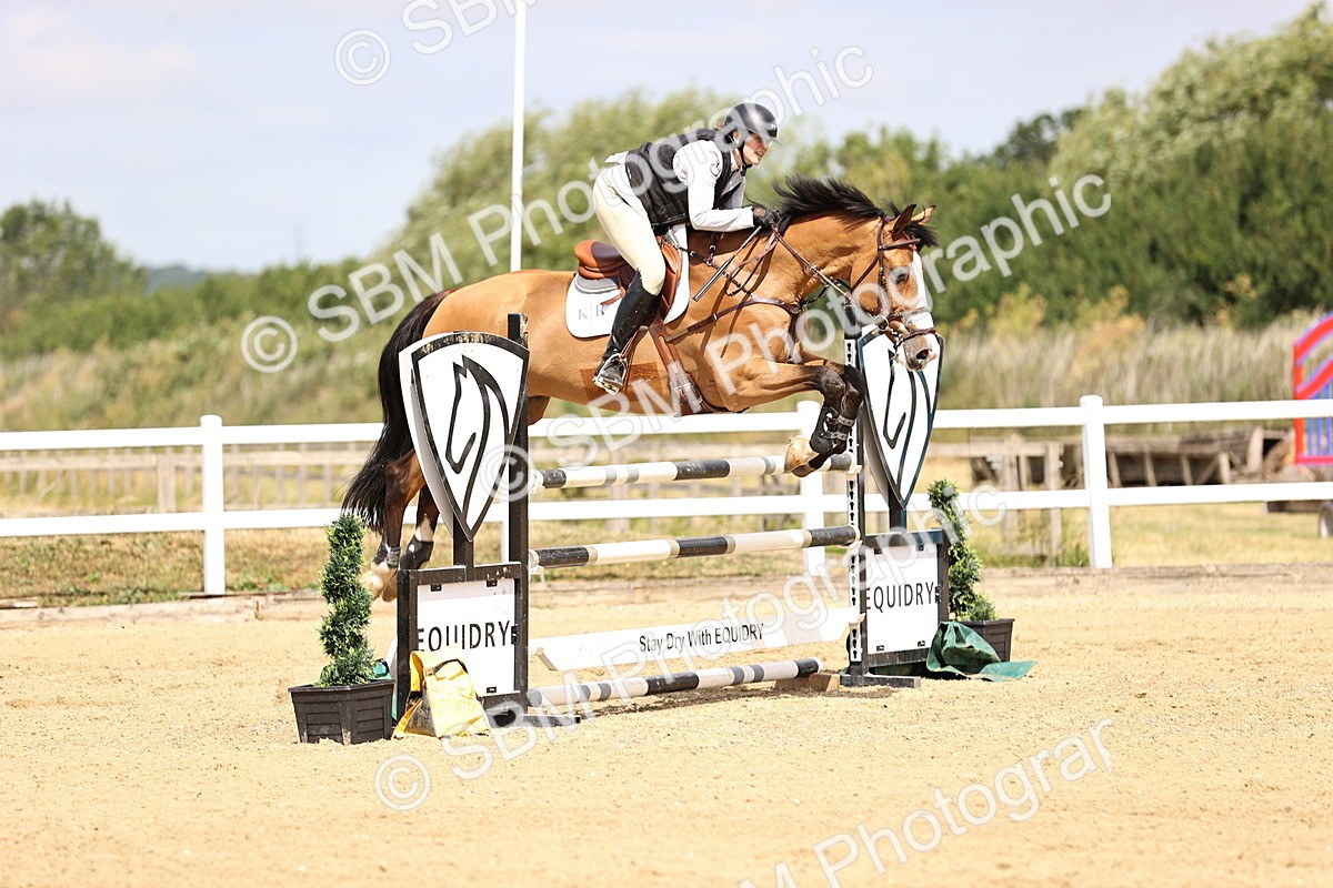 SBM_009662 - Class 8 - Senior Newcomers - 1.10  Open