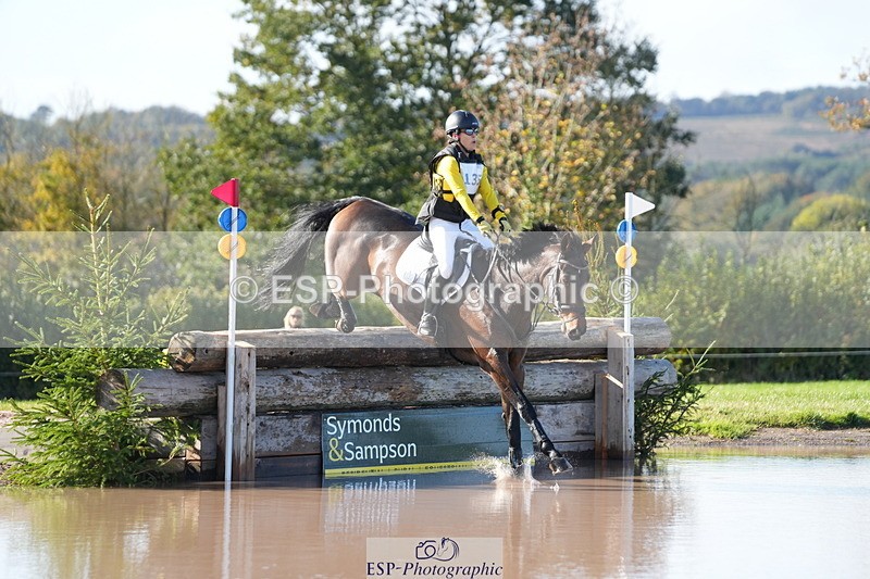 251024A-123714-10730 - B-135-Eva.Carse