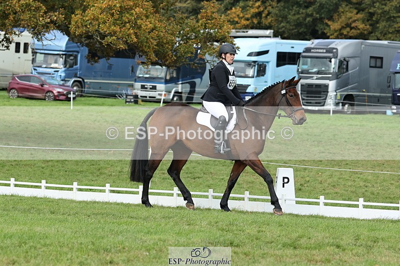 251024A-135407-12683 - H-655-Sarah.Sharp