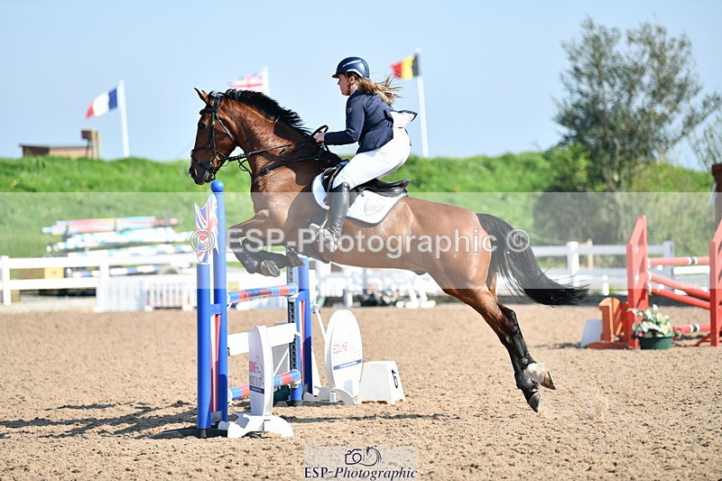 240512A-164152-19852 - Cls 44 1.05m National Am Quali