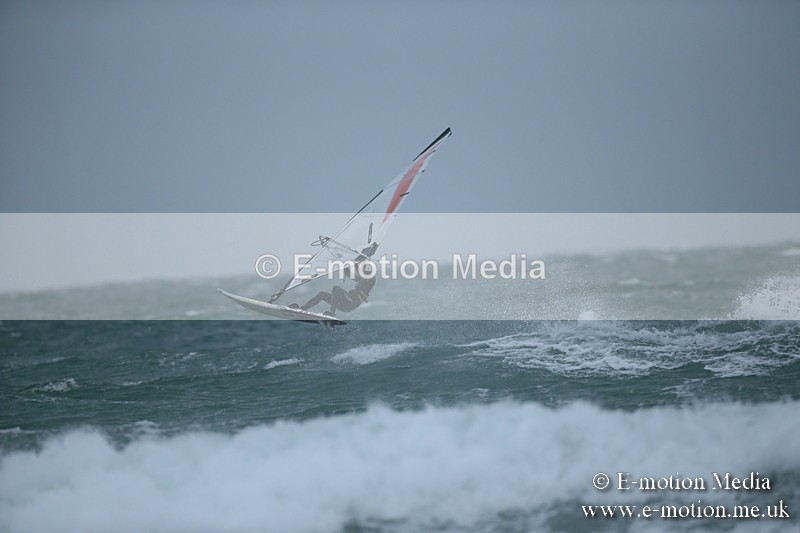 WS 030413-85 - Windsurfing