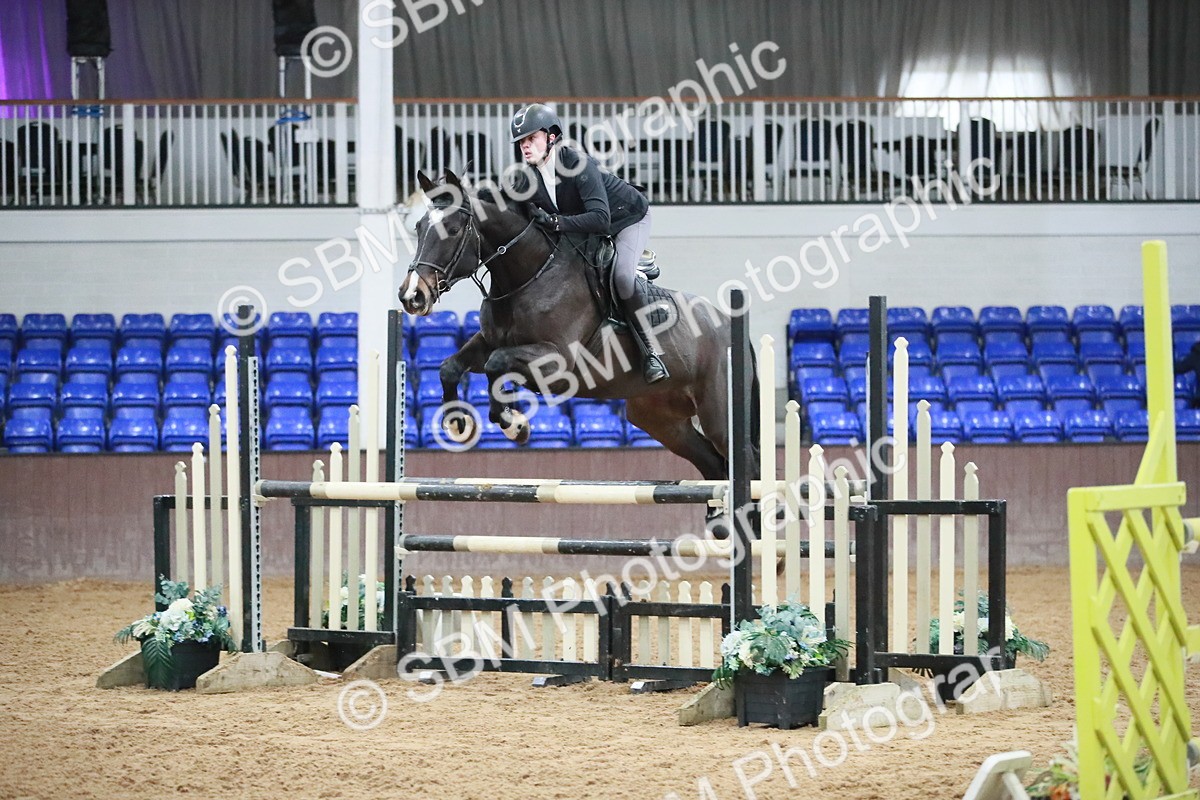 SBM_001109 - Class 4 - Senior Newcomers - 1.10m Open