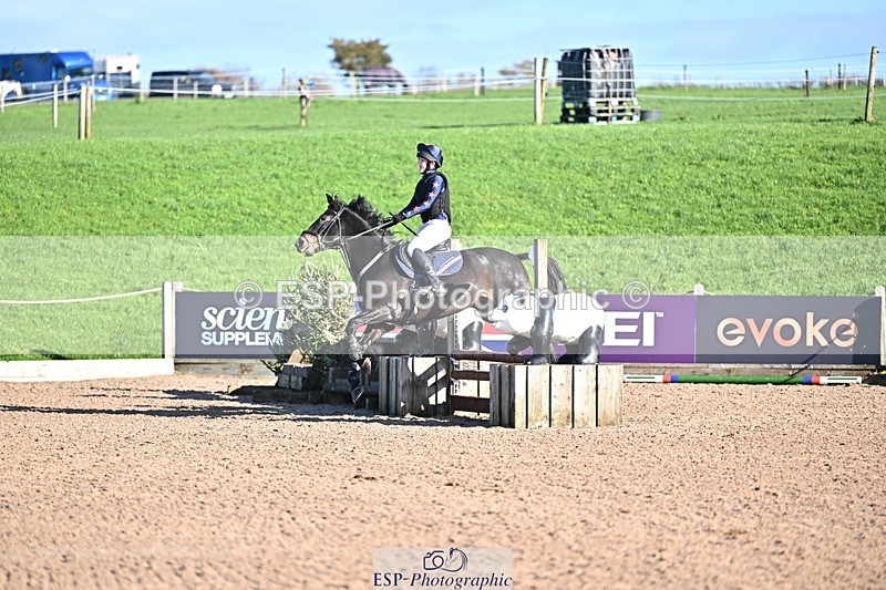 251102-103324-00215 - 70cm