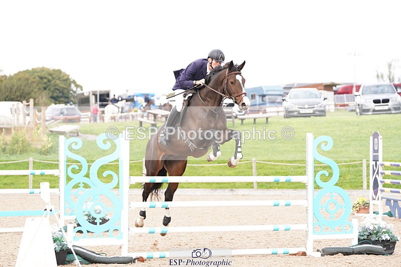 241004A-145352-00834 - Fri 04 Snr Fox & 1.20m Open