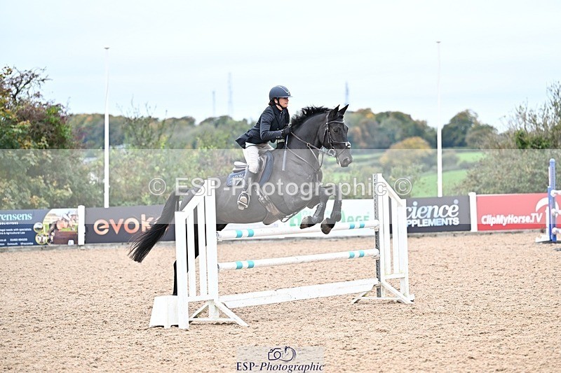 251015-130814-00495 - Cls 4 Newcomers and 1.10m Open