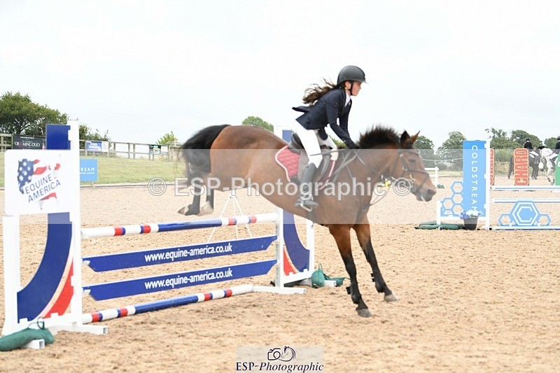 250807-110235-00418 - 90cm Round 1