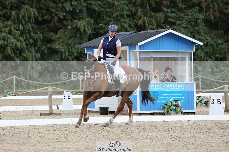 250718A-133340-01543 - 072-Emma.Trace-Laddenbrook.Truman