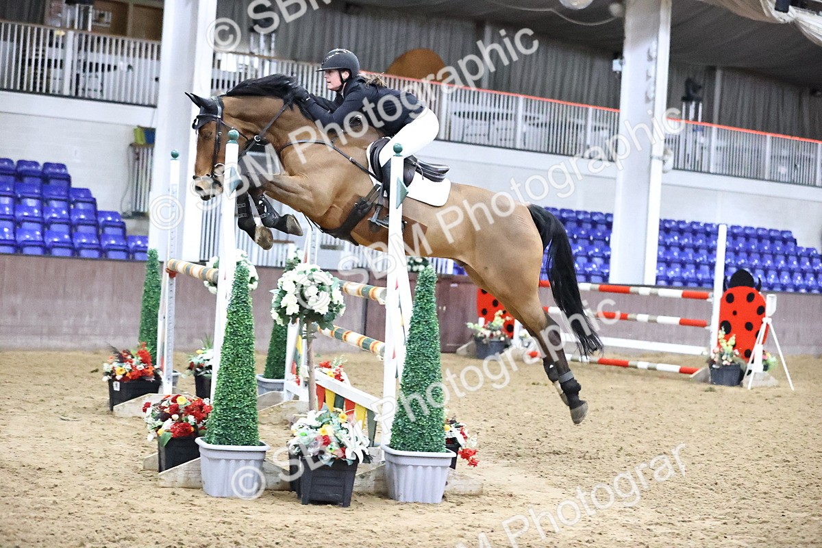 SBM_010200 - Class 25 - Equestrian Senior Foxhunter 1.20m
