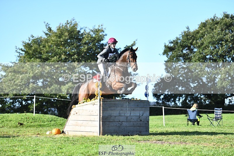 231022-103810-25662 - 228-CHEVALIAN.DUCATI-Hannah.Hobhouse-XC