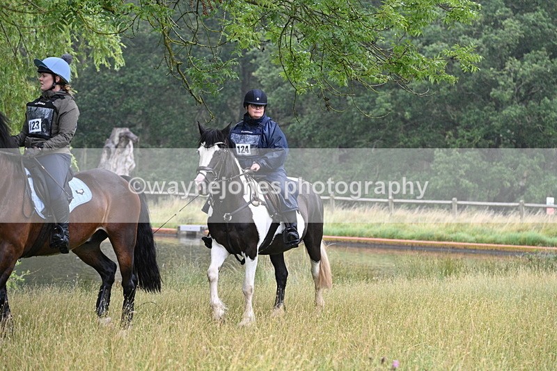 WJ7_9061 - Time at Water 11:53 to 12:23