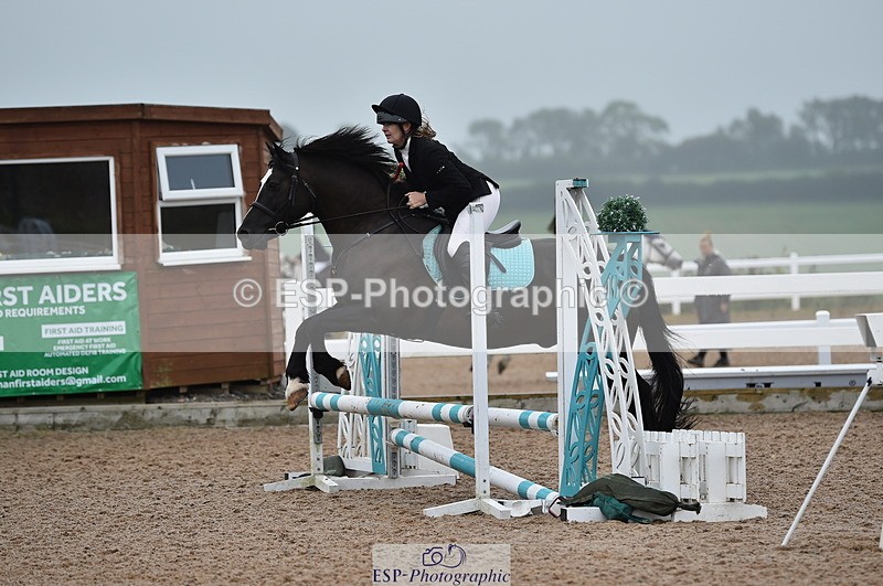 220829A-152346-00026 - Clear Round & 60cm  1a - 1b