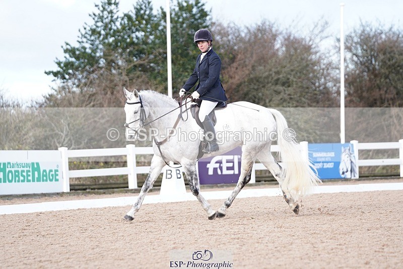 241214-130146-00557 - 105-Janine.Paterson-Machas.Grey