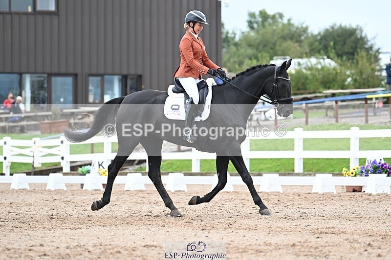 250907-122346-08331 - 004-Charlotte.DickerDevaldi's.Kiss