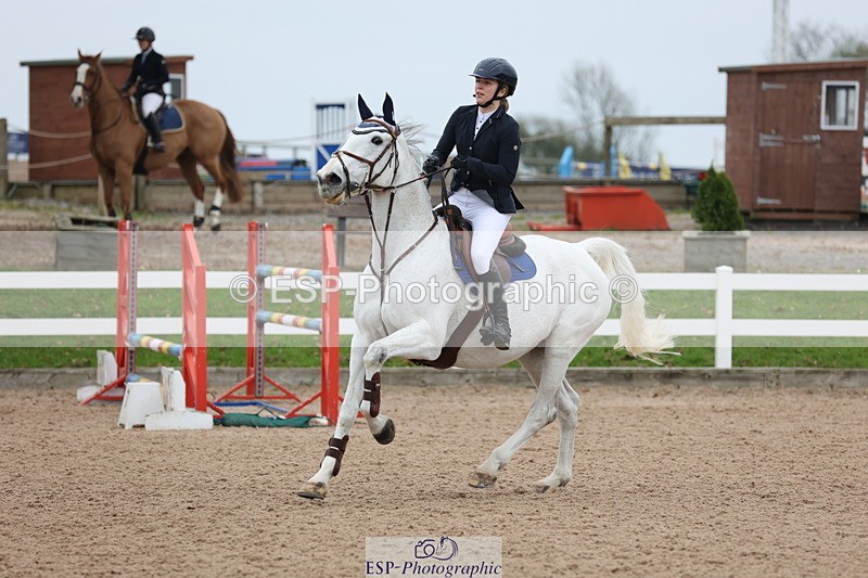 241101A-133731-02164 - FRI Cls 6 Foxhunter and 1.20m Open