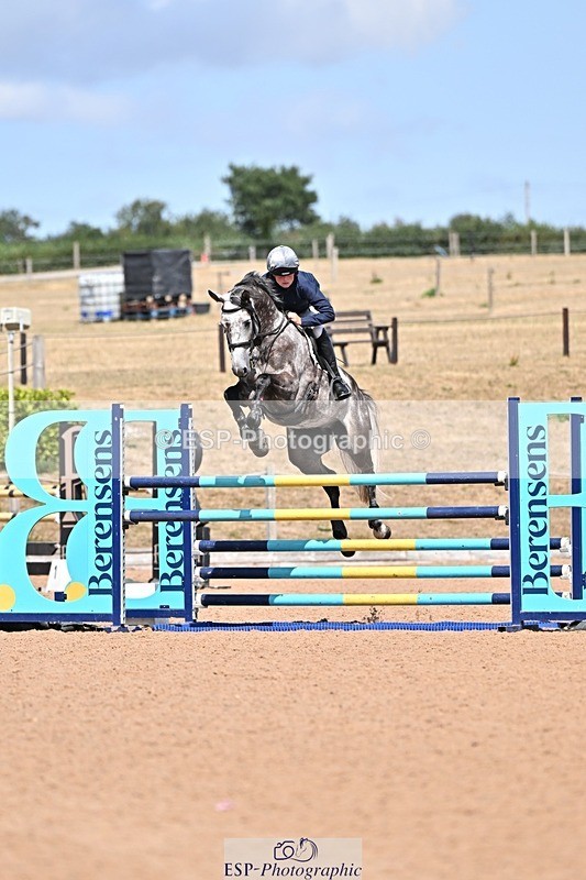 260819-142715-01094 - Cls 6 Foxhunter and 1.20m