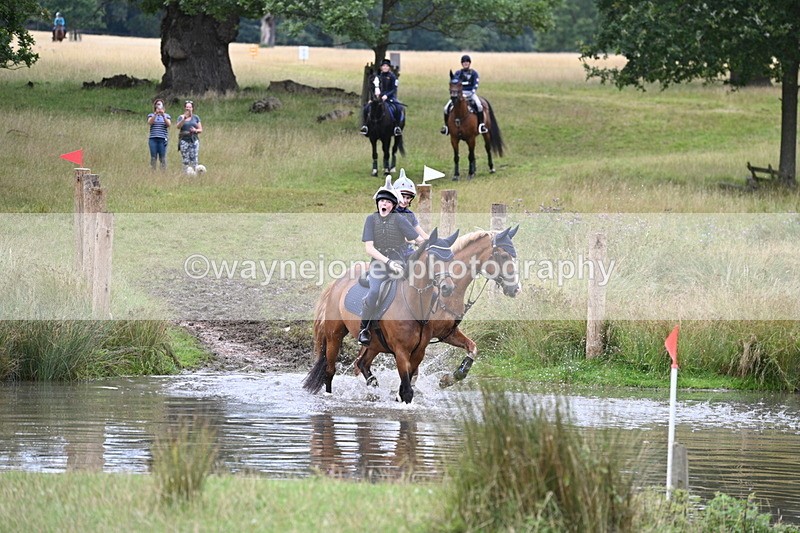 WJ7_2556 - Time at Water 11:37 to 12:13