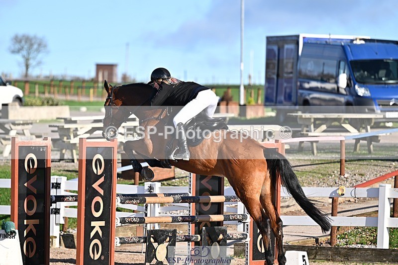 251119-130226-00417 - Cls 4 Newcomers and 1.10m Open