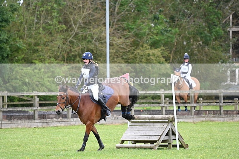 WJ6_3614 - Class 5 80cm Pairs