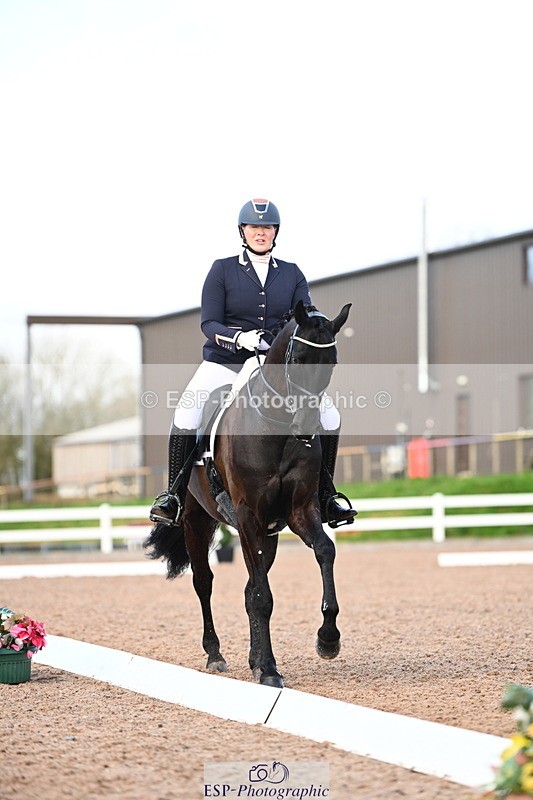 240218A-151245-09026 - 193-SARAH.RIDD-FIRST.KISS