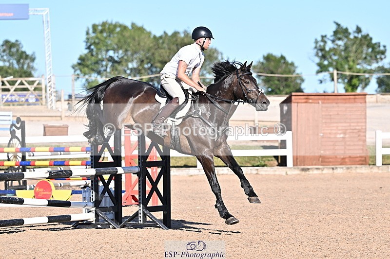 250708A-183445-00579 - 90cm Classes