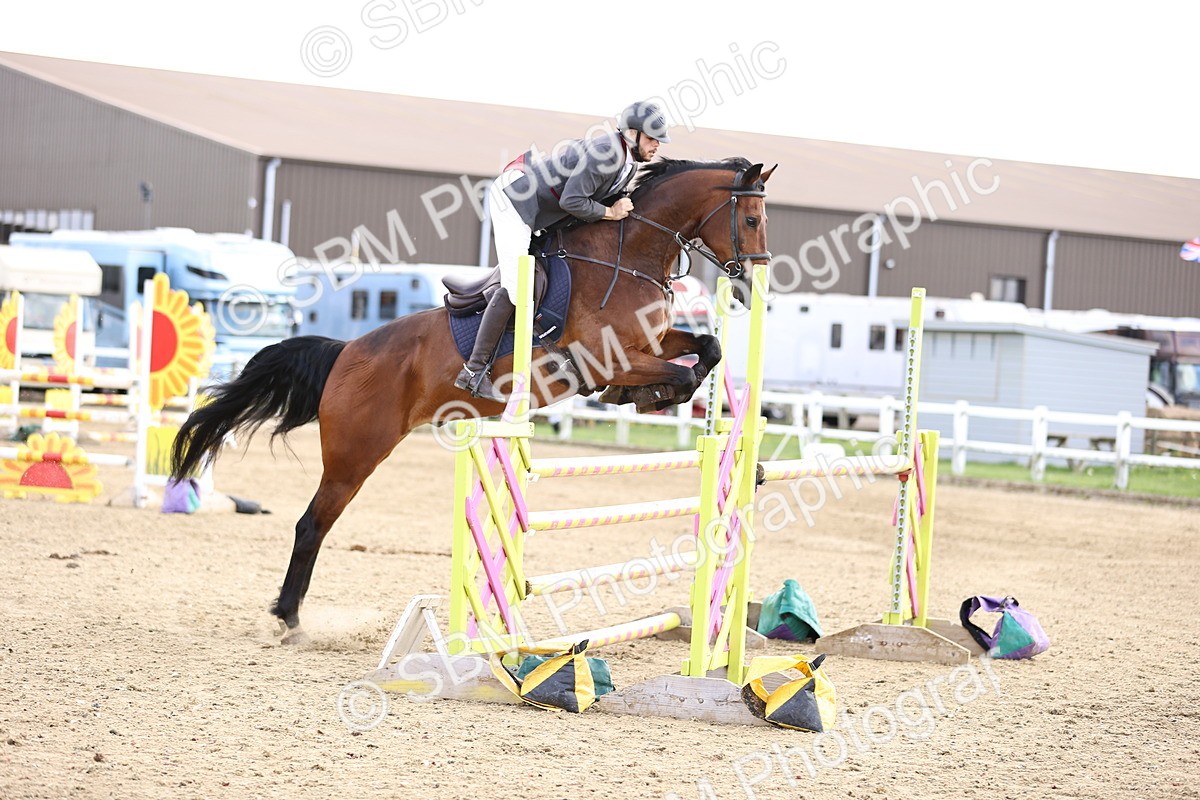 SBM_004027 - Class 17 - Senior Newcomers - 1.10m