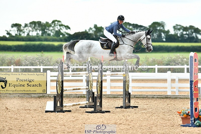 230721A-142140-06866 - Cls 22, 1 Star Gold 1.30m