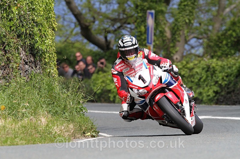 John McGuinness - RST Superbike Race