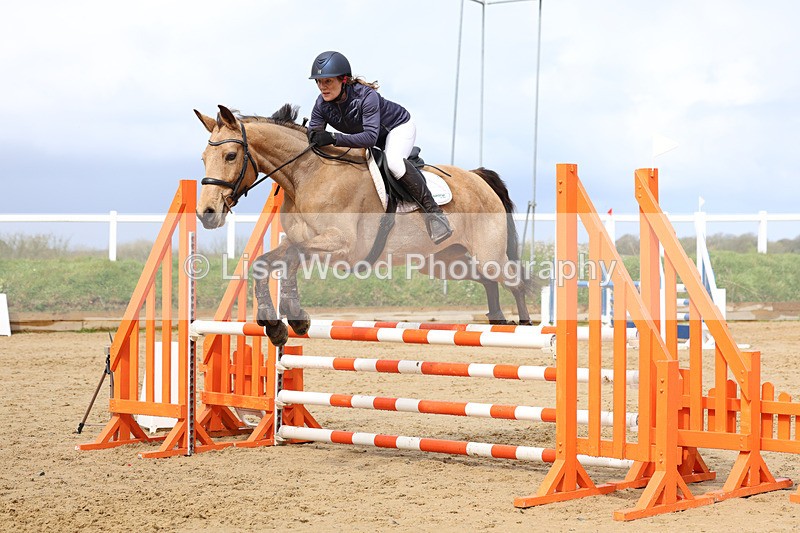 3E7A0899 - Class 4: Senior British Novice/90cm open