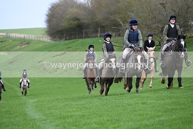 WJ6_9338 - Line Three