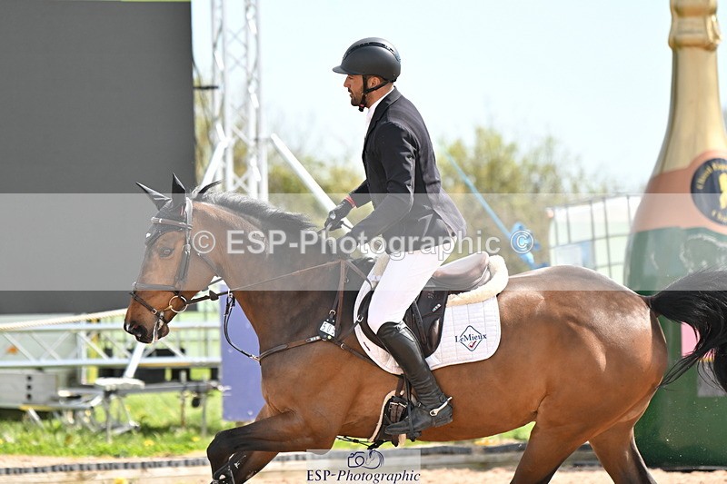 240418A-140616-04236 - Cls 9, 2 Star Big Tour 1.40m