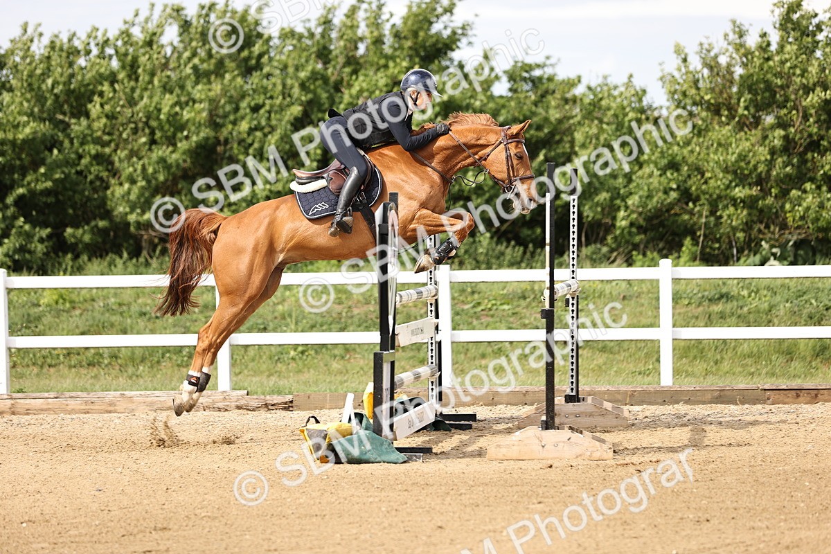 SBM_003539 - Class 13 - Senior Foxhunter - 1.20m