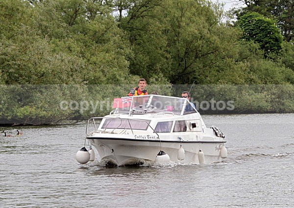 110508 JOLLYS BOAT IMG_9337 - River Launches