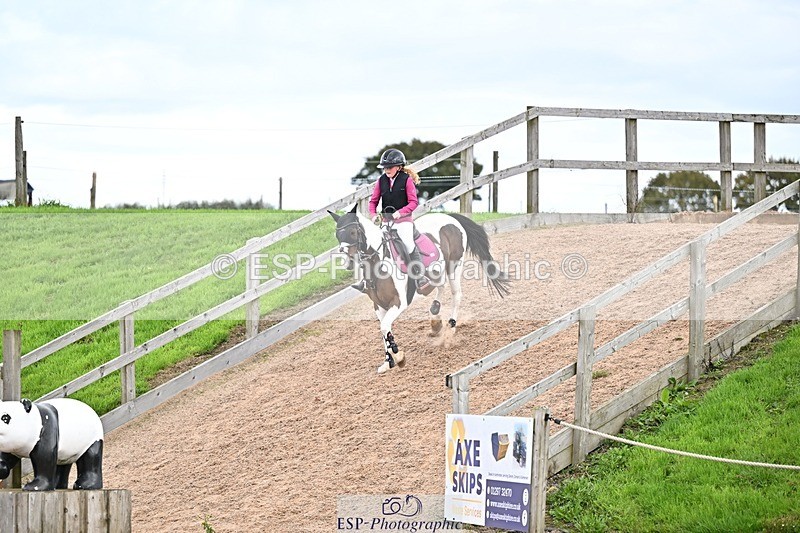 250921-144709-03943 - Cls 20 Pony 80cm Derby