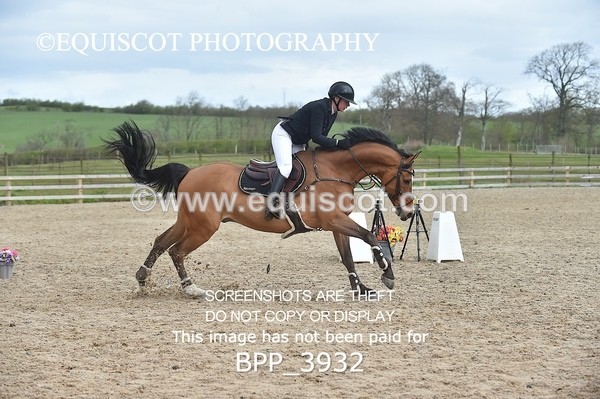 BPP_3932 - CLASS 4 Senior Newcomers/ 1.10m Open