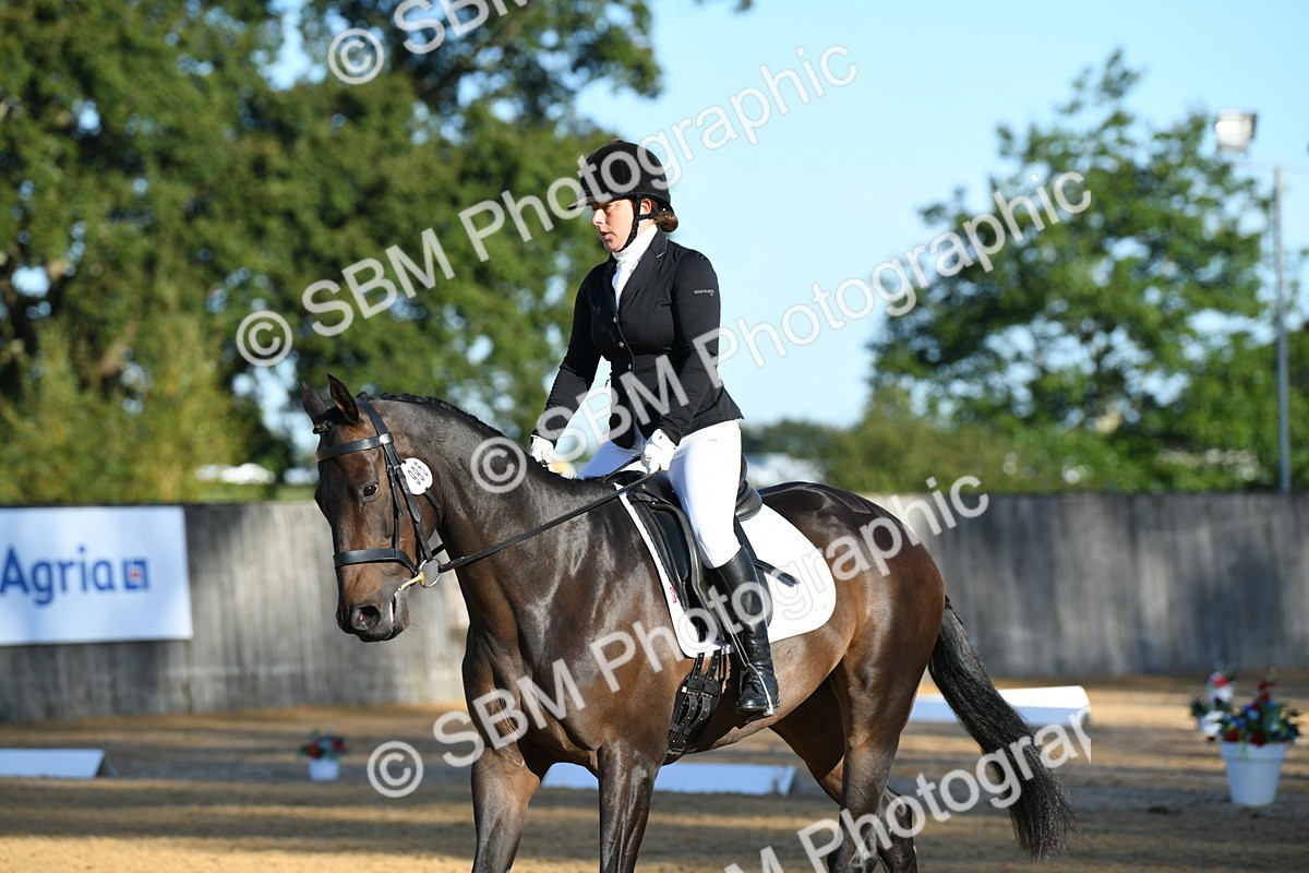 SBM_14408 - D4 - Small Tour Championship - Intro B