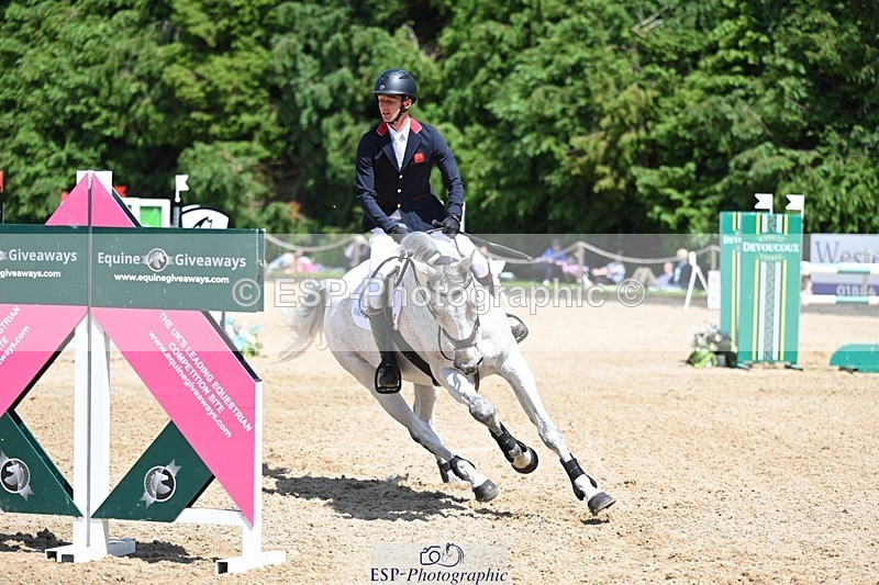 240525-132603-15363 - 421-ASK_FOR_MANCHIER-Tom_Jackson