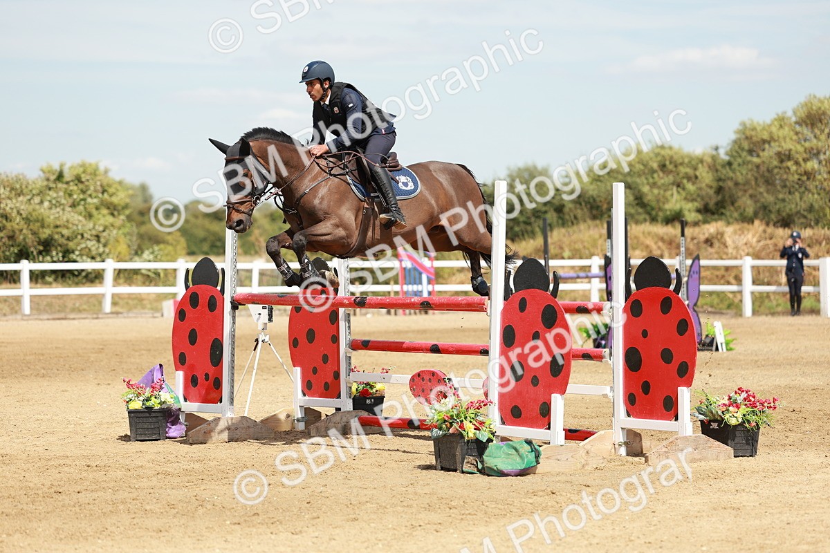 SBM_007813 - Class 4 - Senior Foxhunter - 1.20m Open
