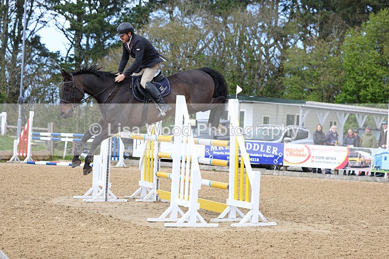 3E7A2479 - Class 9: Senior 1.30m open
