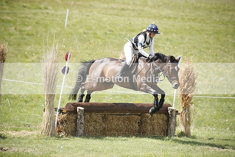 BVHT 140517  NXC -320 - Class 2 XC Novice 14/05/17